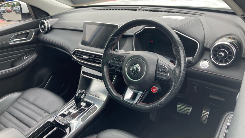 MG Hs 1.5 T-GDI Exclusive 5dr DCT Petrol Hatchback